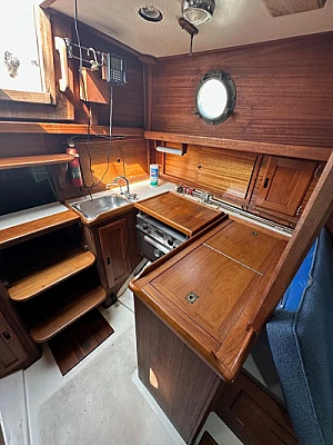 6_1976-westsail-32-782558-20250605115406102-9_XLARGE.jpg